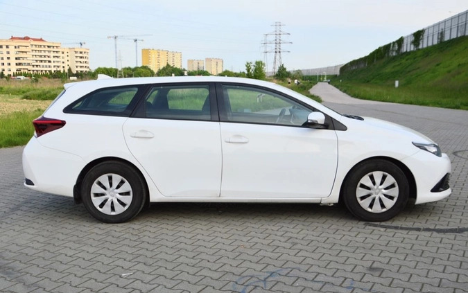 Toyota Auris cena 39900 przebieg: 125000, rok produkcji 2018 z Piastów małe 326